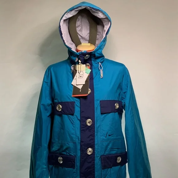 Nike Snowboarding Shell (NWT) - Picture 3 of 12